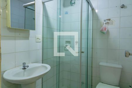 Banheiro de kitnet/studio para alugar com 1 quarto, 28m² em Vila Clementino, São Paulo