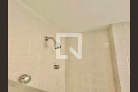 Suíte banheiro  de apartamento para alugar com 1 quarto, 40m² em Copacabana, Rio de Janeiro