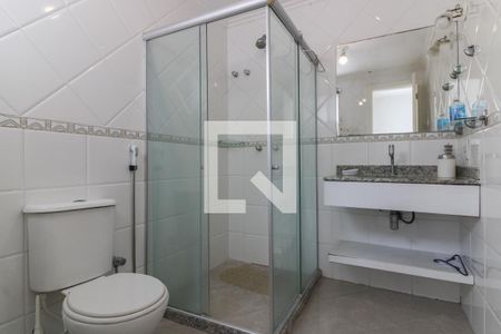 Casa de condomínio para alugar com 320m², 4 quartos e 5 vagasSuíte  2 - Banheiro