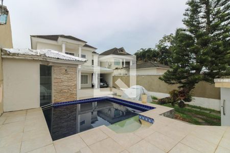 Casa de condomínio para alugar com 320m², 4 quartos e 5 vagasÁrea externa