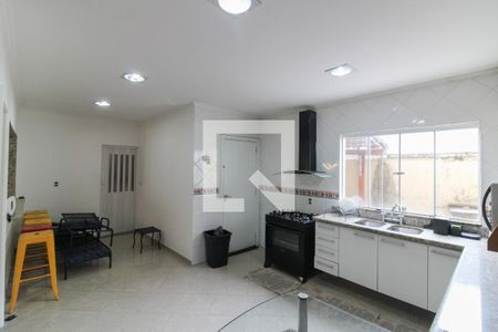 Casa de condomínio para alugar com 320m², 4 quartos e 5 vagasCozinha