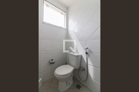 Casa de condomínio para alugar com 320m², 4 quartos e 5 vagasLavabo