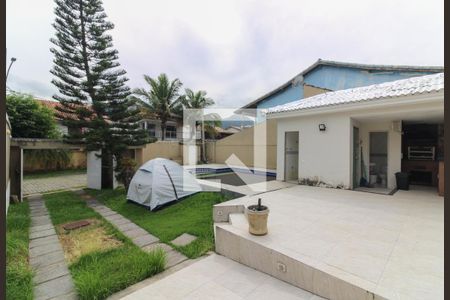 Casa de condomínio para alugar com 320m², 4 quartos e 5 vagasÁrea externa