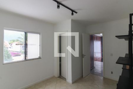 Casa de condomínio para alugar com 320m², 4 quartos e 5 vagasSuíte  2