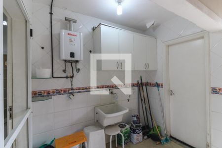 Casa de condomínio para alugar com 320m², 4 quartos e 5 vagasÁrea de Serviço