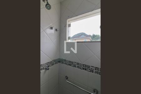 Casa de condomínio para alugar com 320m², 4 quartos e 5 vagasÁrea de Serviço - Banheiro