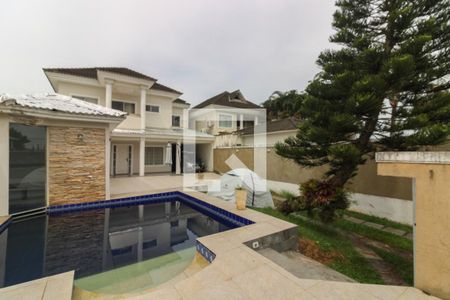 Casa de condomínio para alugar com 320m², 4 quartos e 5 vagasÁrea externa