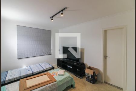 Casa de condomínio para alugar com 320m², 4 quartos e 5 vagasSuíte 3 (Canadense)