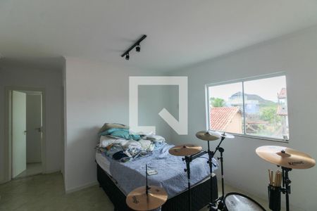 Casa de condomínio para alugar com 320m², 4 quartos e 5 vagasSuíte 4 (Canadense)