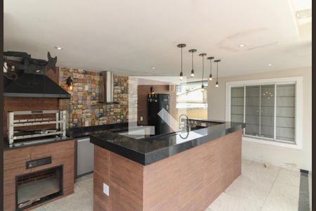 Casa de condomínio para alugar com 320m², 4 quartos e 5 vagasÁrea externa