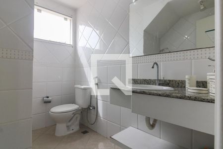 Casa de condomínio para alugar com 320m², 4 quartos e 5 vagasLavabo