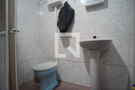 Casa à venda com 103m², 2 quartos e 1 vaga Casa à venda com 103m², 2 quartos e 1 vagaBanheiro