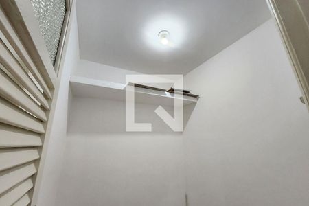 Casa à venda com 287m², 4 quartos e 1 vagaQuarto de Serviço