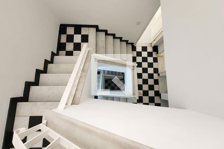 Casa à venda com 287m², 4 quartos e 1 vagaEscada