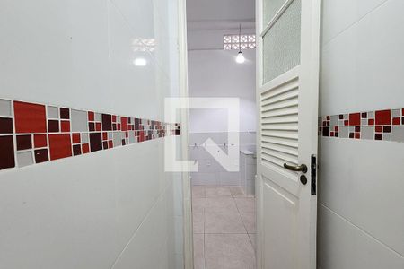 Casa à venda com 287m², 4 quartos e 1 vagaBanheiro de serviço
