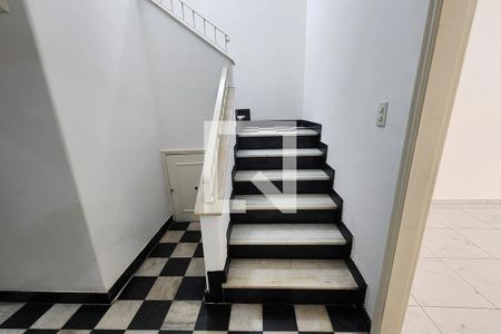 Casa à venda com 287m², 4 quartos e 1 vagaEscada