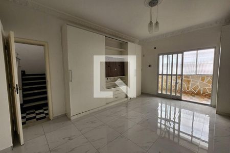 Casa à venda com 287m², 4 quartos e 1 vagaSuíte