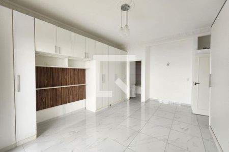 Casa à venda com 287m², 4 quartos e 1 vagaSuíte