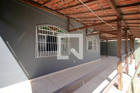 Casa para alugar com 360m², 4 quartos e 2 vagasVaranda Fundos