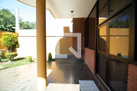 Casa à venda com 423m², 4 quartos e 8 vagasVaranda