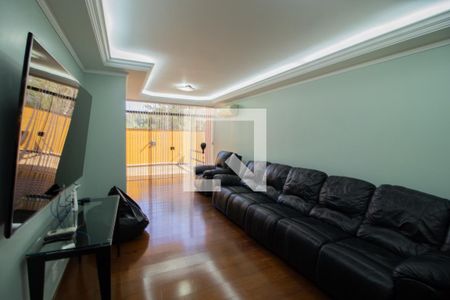 Casa à venda com 423m², 4 quartos e 8 vagasSala de Tv