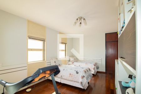 Casa à venda com 423m², 4 quartos e 8 vagasQuarto 1