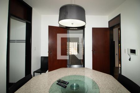 Casa à venda com 423m², 4 quartos e 8 vagasCopa