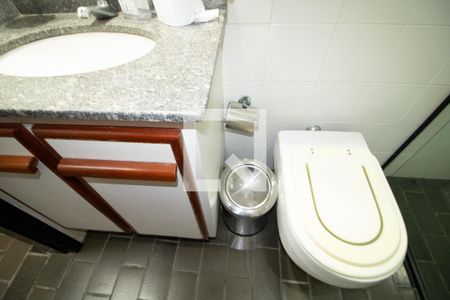 Casa à venda com 423m², 4 quartos e 8 vagasBanheiro 5