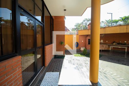 Casa à venda com 423m², 4 quartos e 8 vagasVaranda