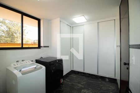 Casa à venda com 423m², 4 quartos e 8 vagasÁrea de Serviço