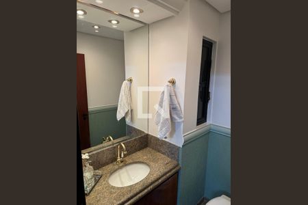 Casa à venda com 423m², 4 quartos e 8 vagasLavabo