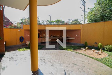 Casa à venda com 423m², 4 quartos e 8 vagasVaranda