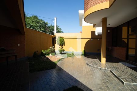 Casa à venda com 423m², 4 quartos e 8 vagasQuintal