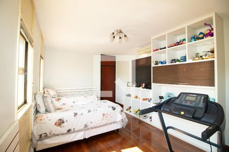 Casa à venda com 423m², 4 quartos e 8 vagasQuarto 1