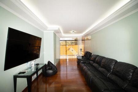 Casa à venda com 423m², 4 quartos e 8 vagasSala de Tv