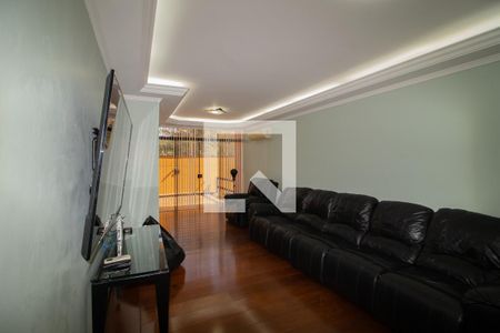 Casa à venda com 423m², 4 quartos e 8 vagasSala de Tv