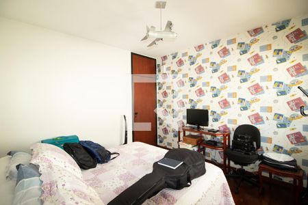 Casa à venda com 423m², 4 quartos e 8 vagasQuarto 2