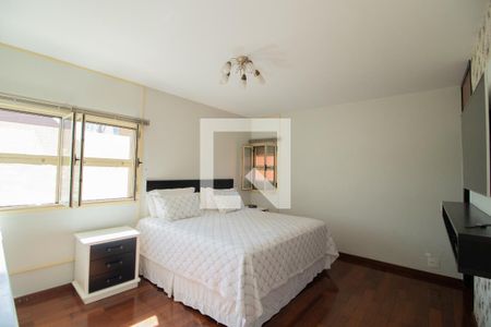 Casa à venda com 423m², 4 quartos e 8 vagasQuarto 3