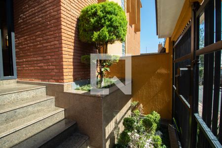 Casa à venda com 423m², 4 quartos e 8 vagasEntrada