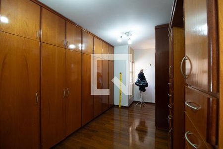 Casa à venda com 423m², 4 quartos e 8 vagasCloset da suíte 1