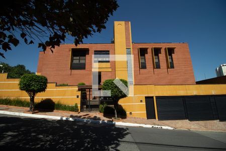 Casa à venda com 423m², 4 quartos e 8 vagasFachada