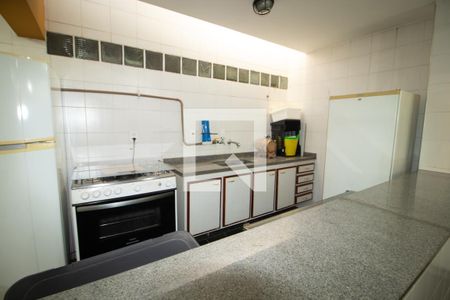 Casa à venda com 423m², 4 quartos e 8 vagasGaragem