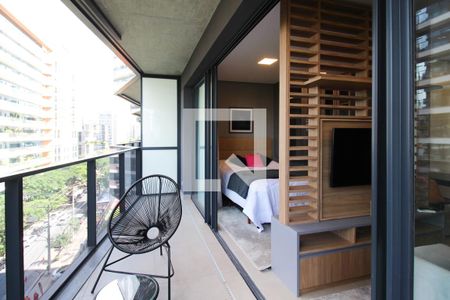 Varanda de kitnet/studio para alugar com 1 quarto, 43m² em Itaim Bibi, São Paulo