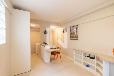 Sala/Cozinha de apartamento para alugar com 1 quarto, 38m² em Centro, Curitiba
