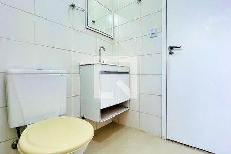 Banheiro de apartamento para alugar com 2 quartos, 47m² em Ponte Grande, Guarulhos