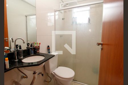 Banheiro de apartamento à venda com 2 quartos, 80m² em Sagrada Família, Belo Horizonte