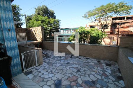 Quintal frente de casa à venda com 3 quartos, 300m² em Braz de Pina, Rio de Janeiro