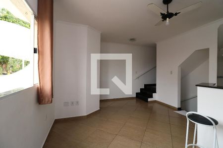 Sala de casa para alugar com 2 quartos, 118m² em Vila Eldízia, Santo André