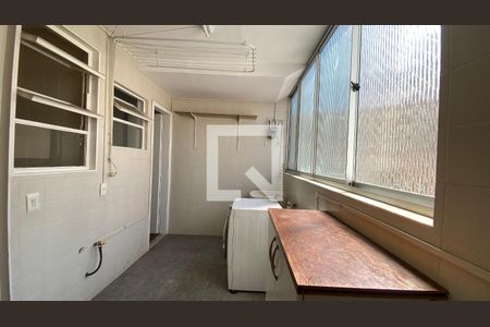 Apartamento à venda com 197m², 3 quartos e 1 vagaÁrea de Serviço