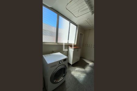 Apartamento à venda com 197m², 3 quartos e 1 vagaÁrea de Serviço